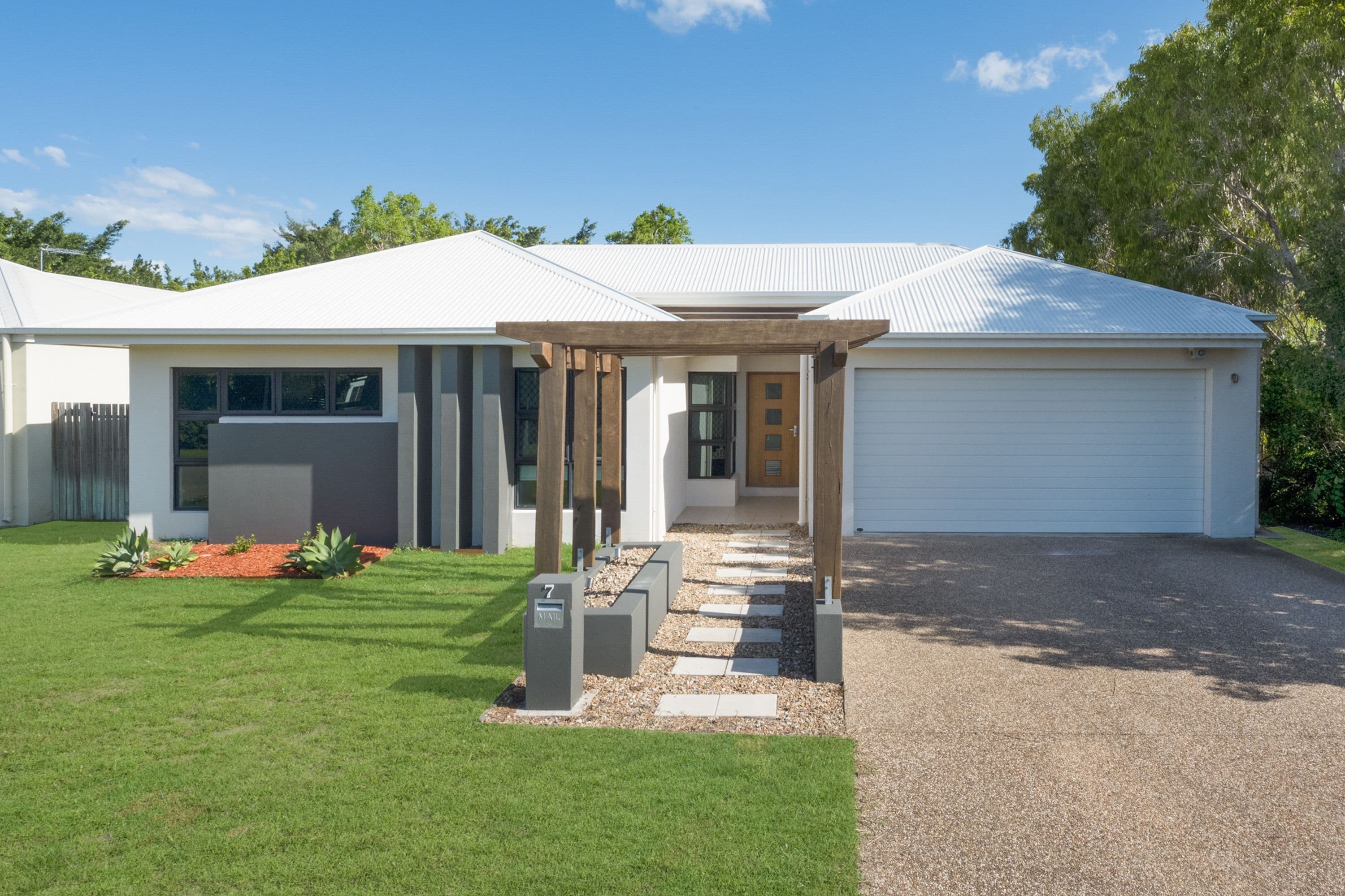 7 Kahana Avenue, Burdell QLD 4818, Burdell - Thumbnail 2