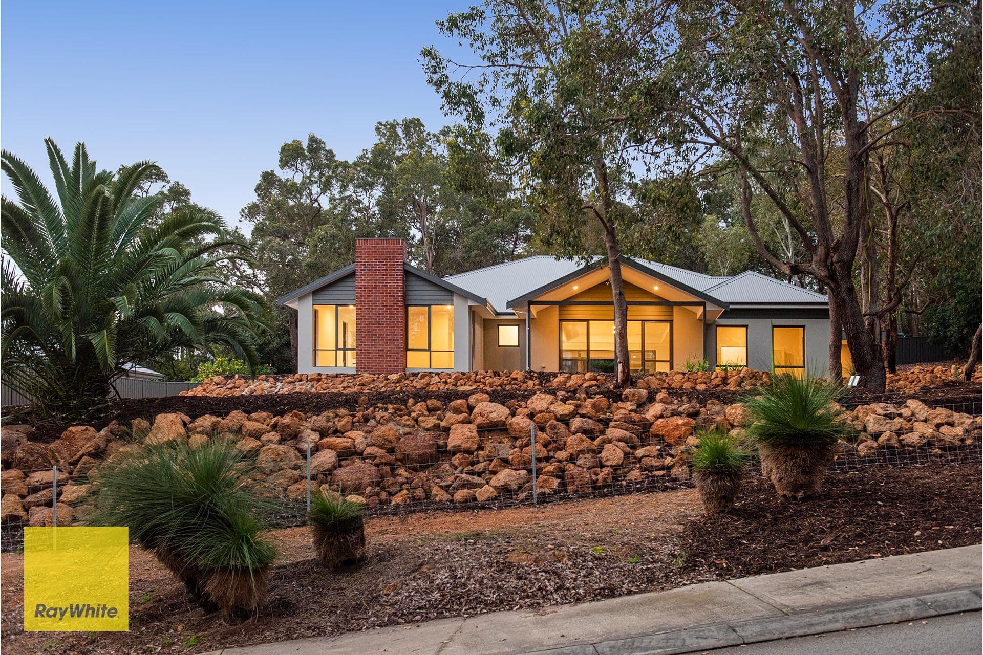 21 Davies Crescent, Gooseberry Hill WA 6076, Gooseberry Hill - Thumbnail 2