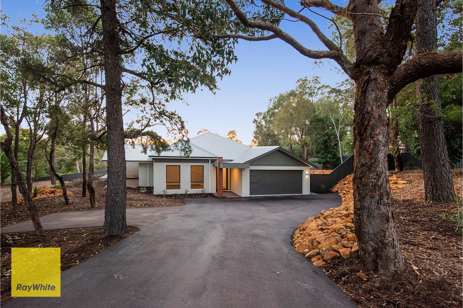 21 Davies Crescent, Gooseberry Hill WA 6076, Gooseberry Hill - Thumbnail 3