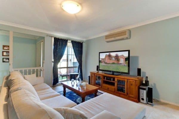 4  Nutmeg Close, CASULA NSW 2170, Casula - Thumbnail 3