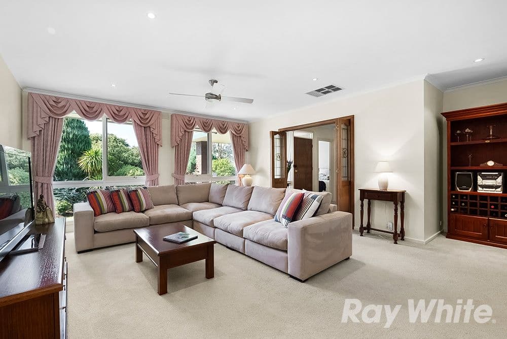 16 Pentland Court, Glen Waverley VIC 3150, Glen Waverley - Image 1