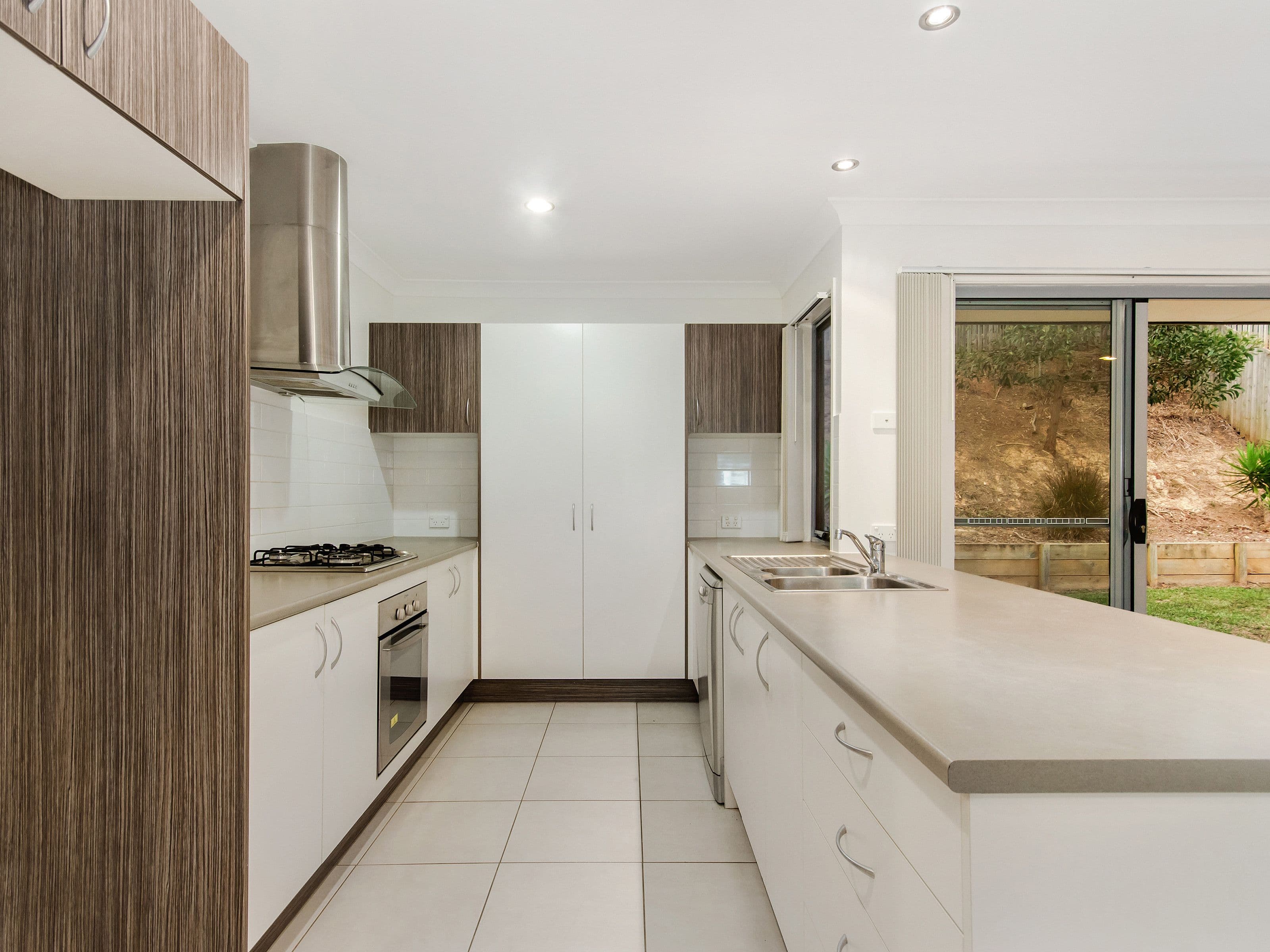 17 Finnin Court, Maudsland QLD 4210, Maudsland - Thumbnail 4