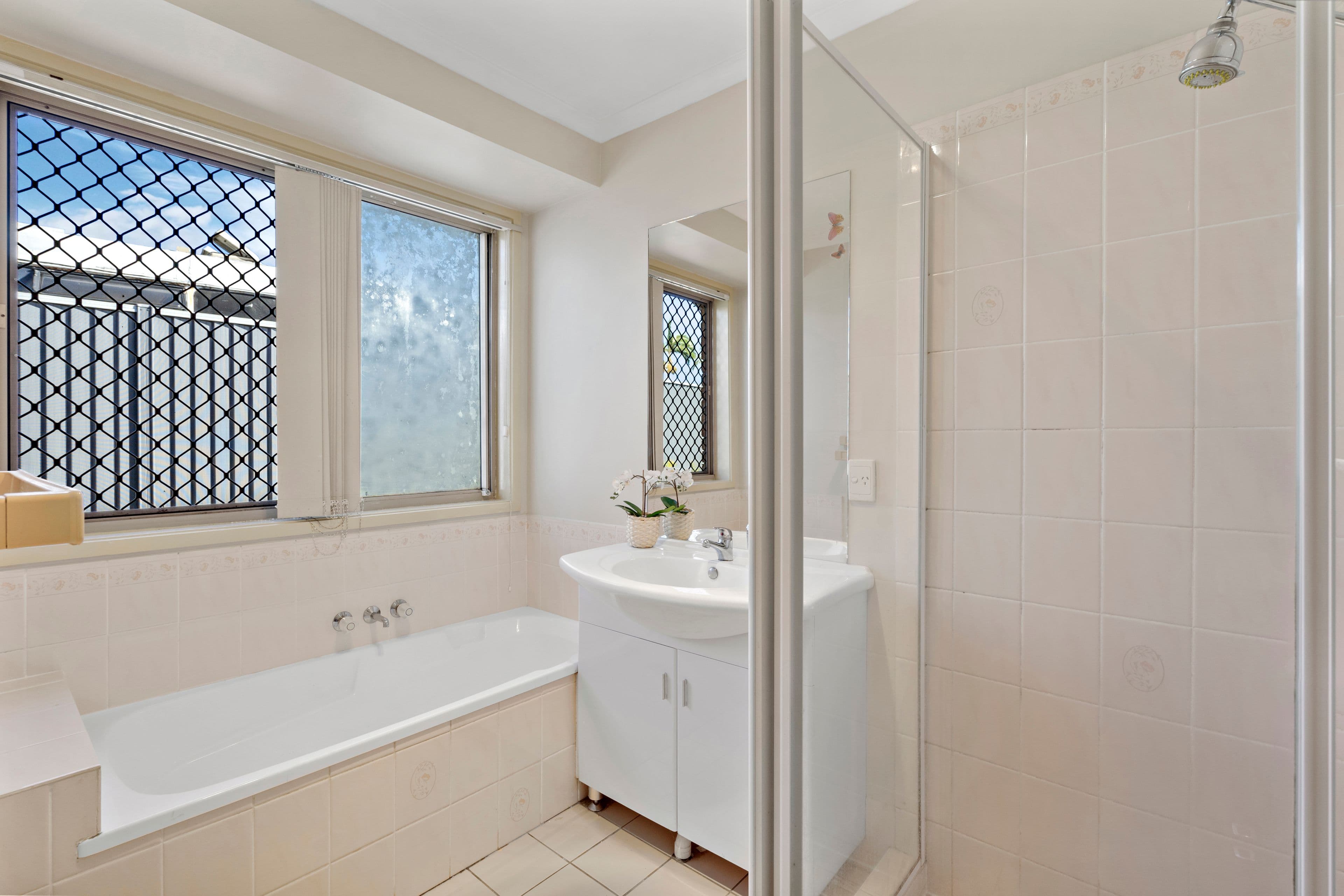 15 Mooloolah Court, Hillcrest QLD 4118, Hillcrest - Thumbnail 3