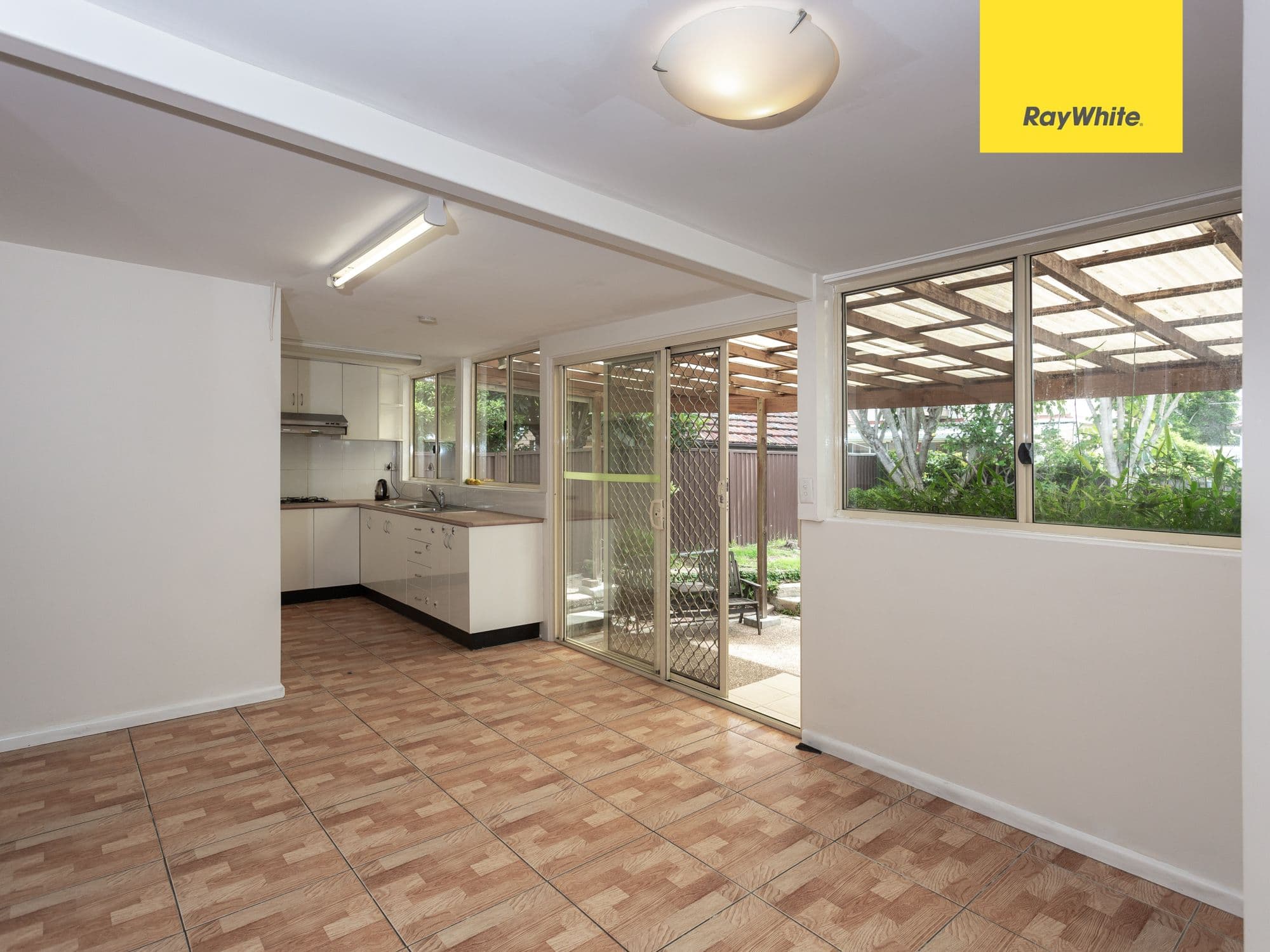 15 Mazarin Street, Riverwood - Thumbnail 7