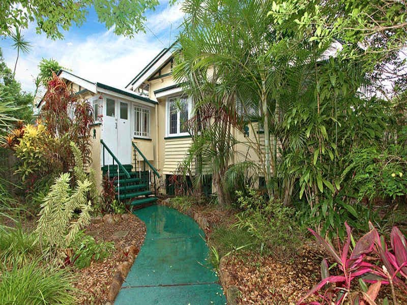 32 Grange Road, GRANGE QLD 4051, Grange - Thumbnail 2