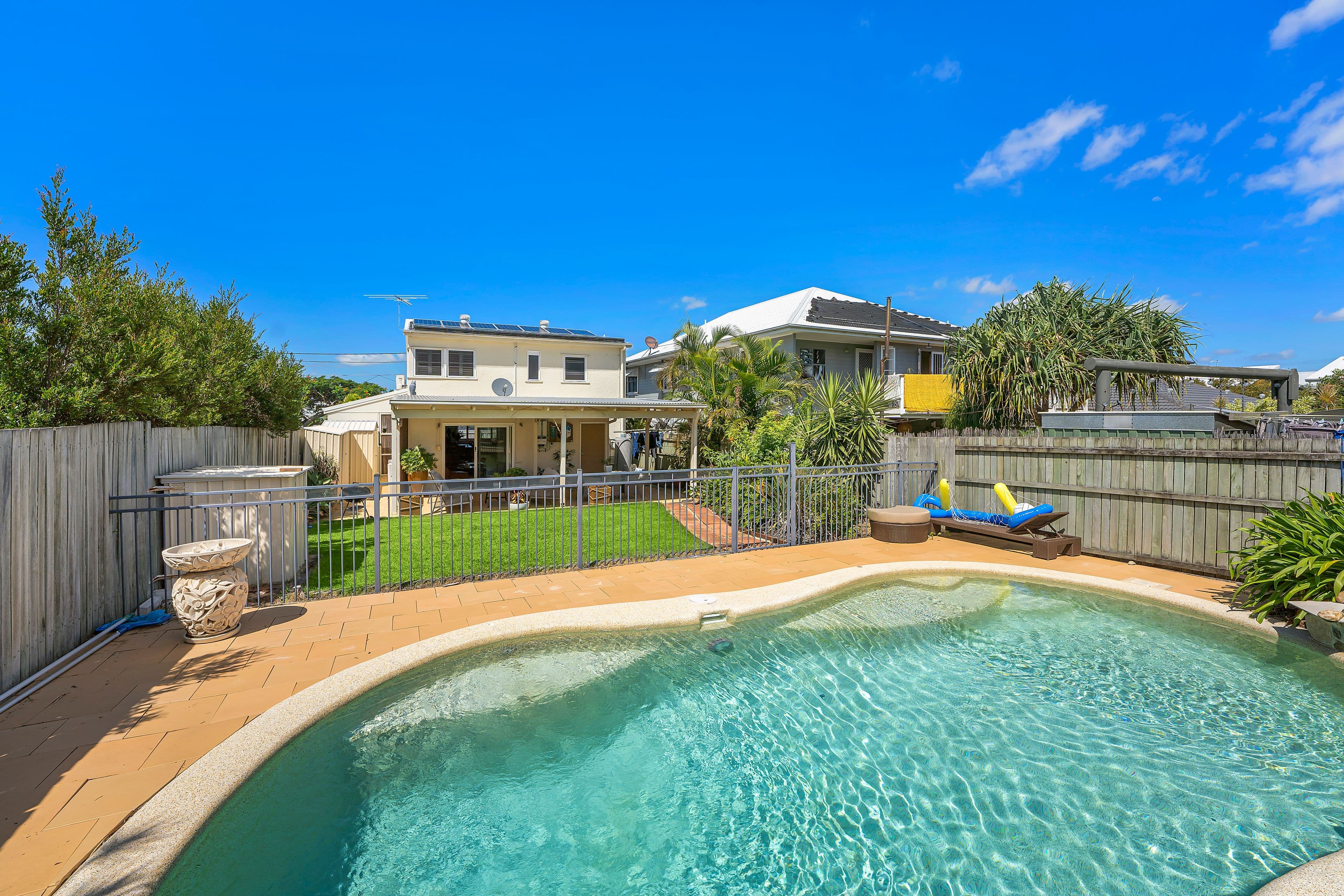 24 Hardiman Street, Woody Point QLD 4019, Woody Point - Thumbnail 2