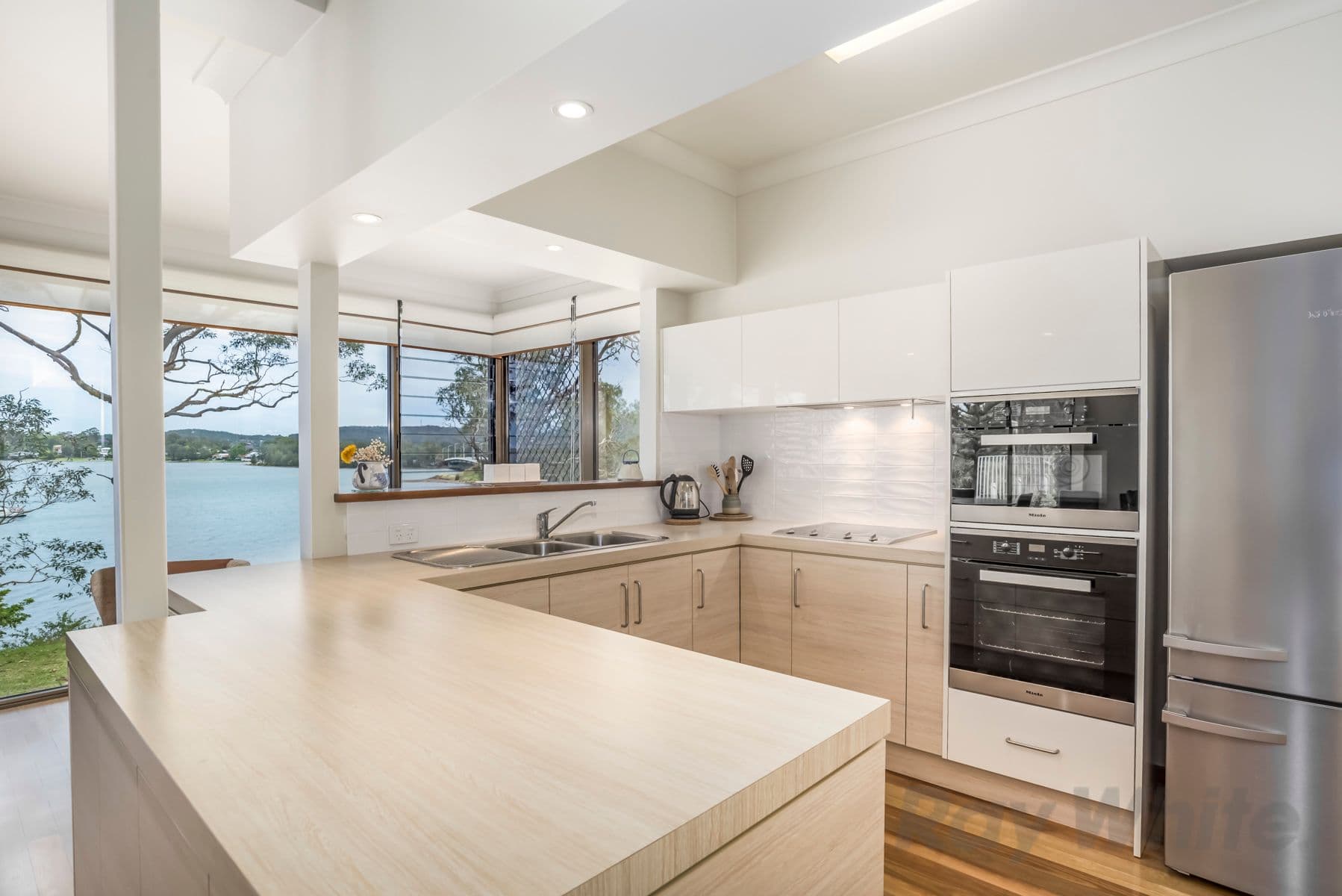 21 Hely Avenue, Fennell Bay - Thumbnail 3