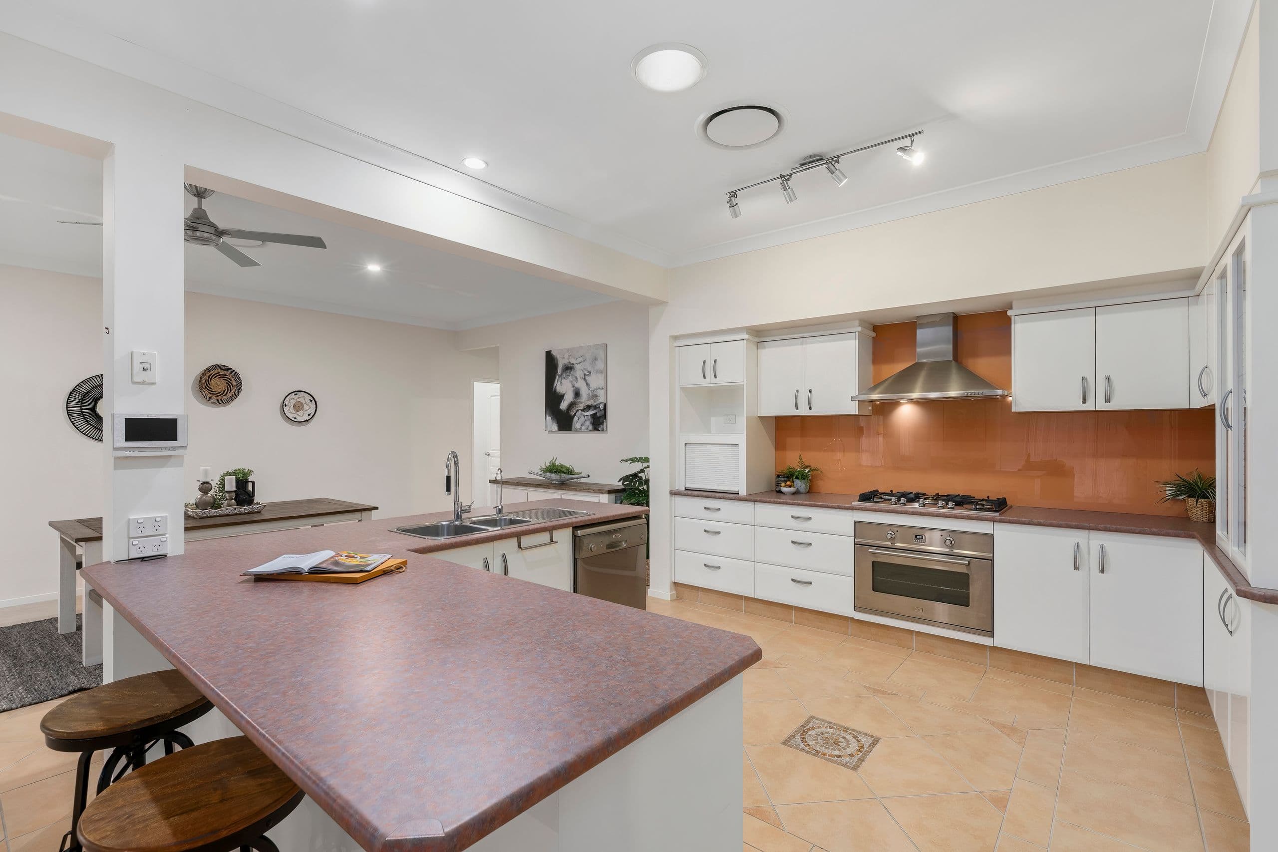 6 Tanja Court, Tallai QLD 4213, Tallai - Thumbnail 8