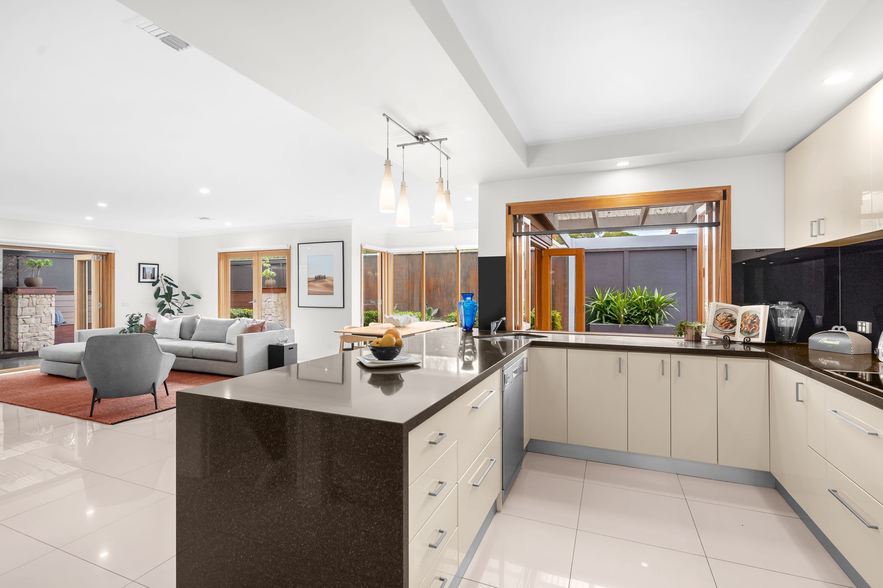 18 Huntingtower Crescent, Mount Waverley VIC 3149, Mount Waverley - Thumbnail 4