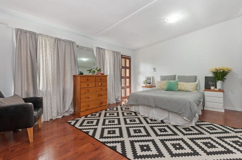 11 Crichton Street, Yeerongpilly QLD 4105, Yeerongpilly - Thumbnail 3