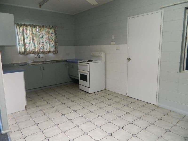 9 Milano Street, WOREE QLD 4868, Woree - Thumbnail 4