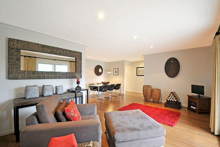 26 Ilkinia Avenue, Broadbeach Waters QLD 4218, Broadbeach Waters - Image 1