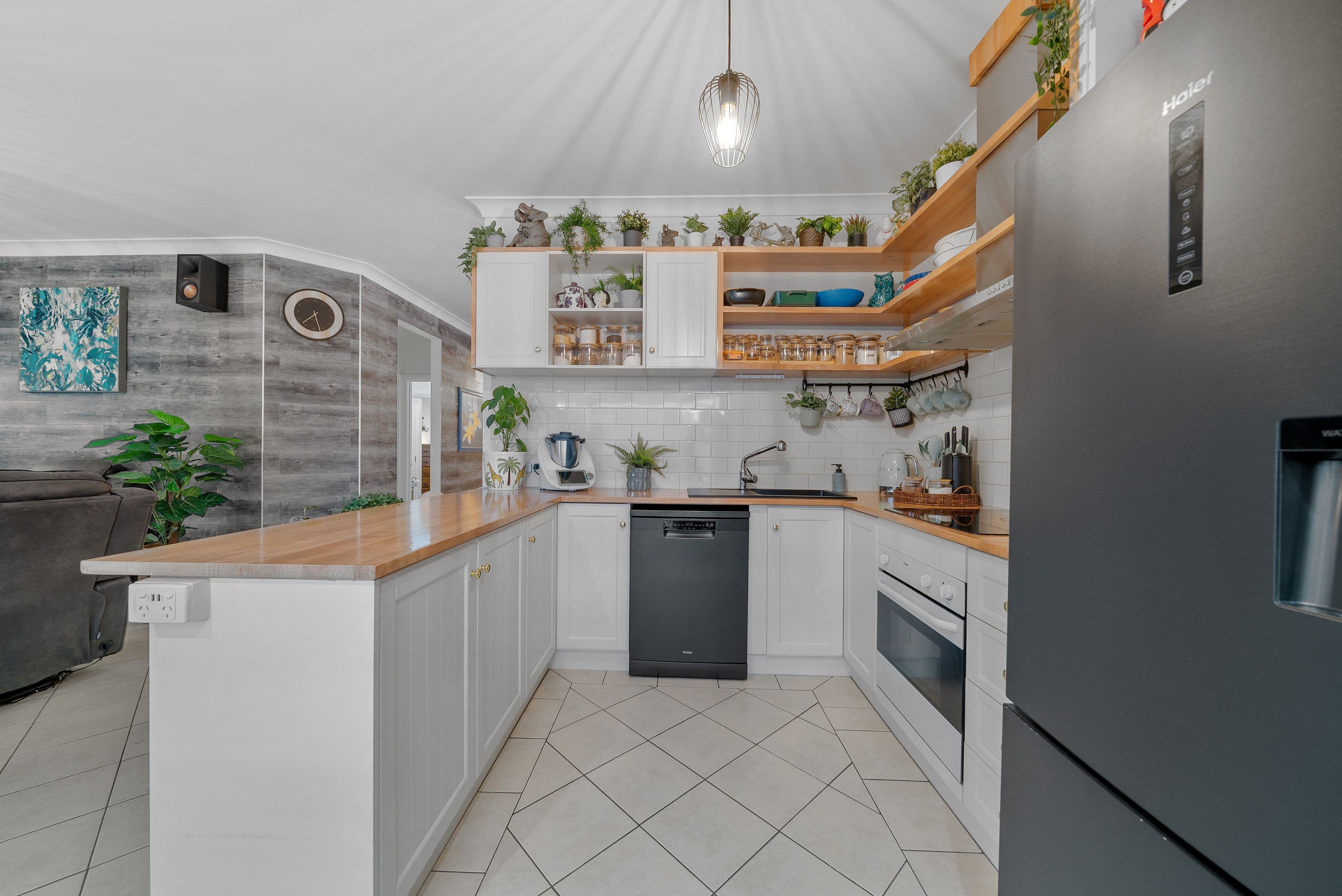 11 Ordsall Close, Caroline Springs VIC 3023, Caroline Springs - Thumbnail 2