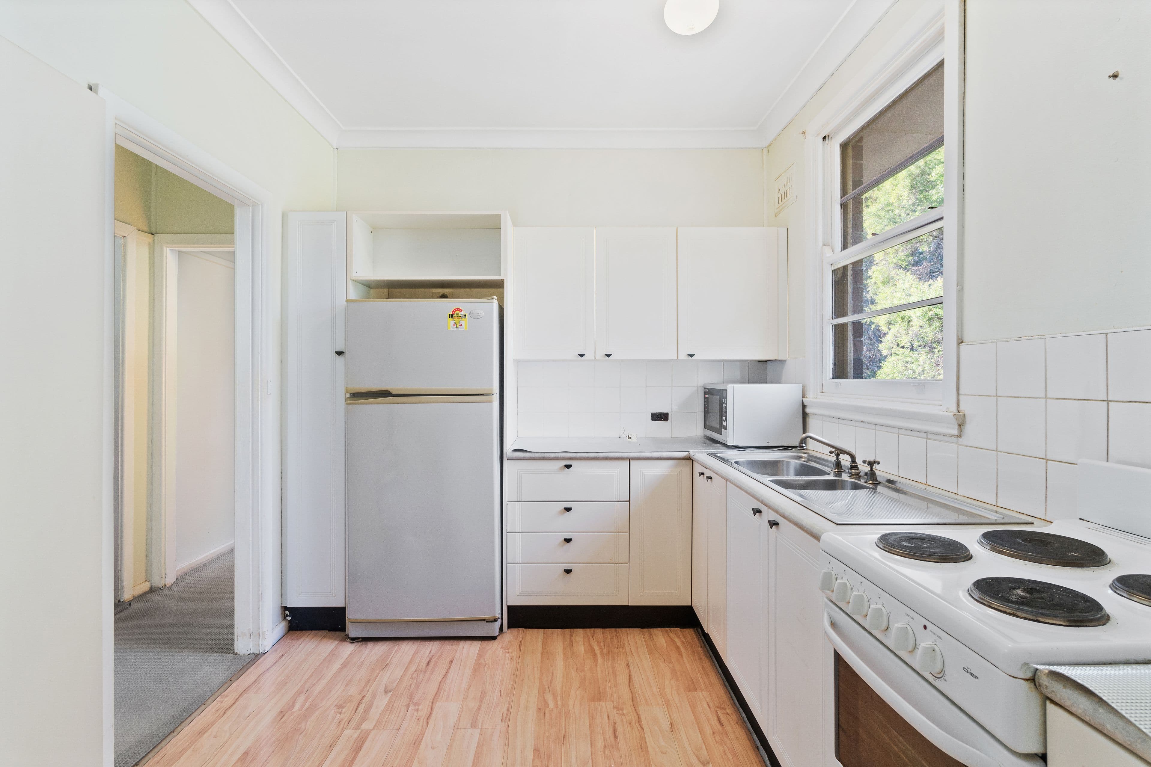 396 Eastern Valley Way, Roseville - Thumbnail 8