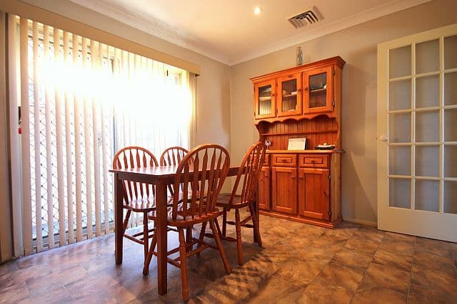 4 Josephine Crescent, GEORGES HALL NSW 2198, Georges Hall - Thumbnail 5