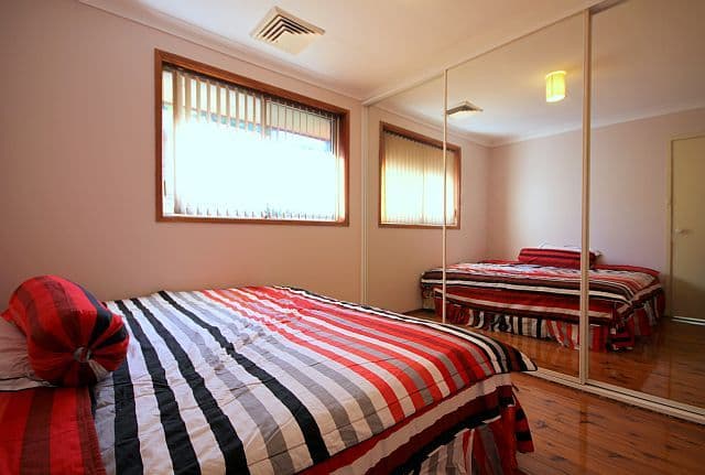 4 Josephine Crescent, GEORGES HALL NSW 2198, Georges Hall - Thumbnail 6