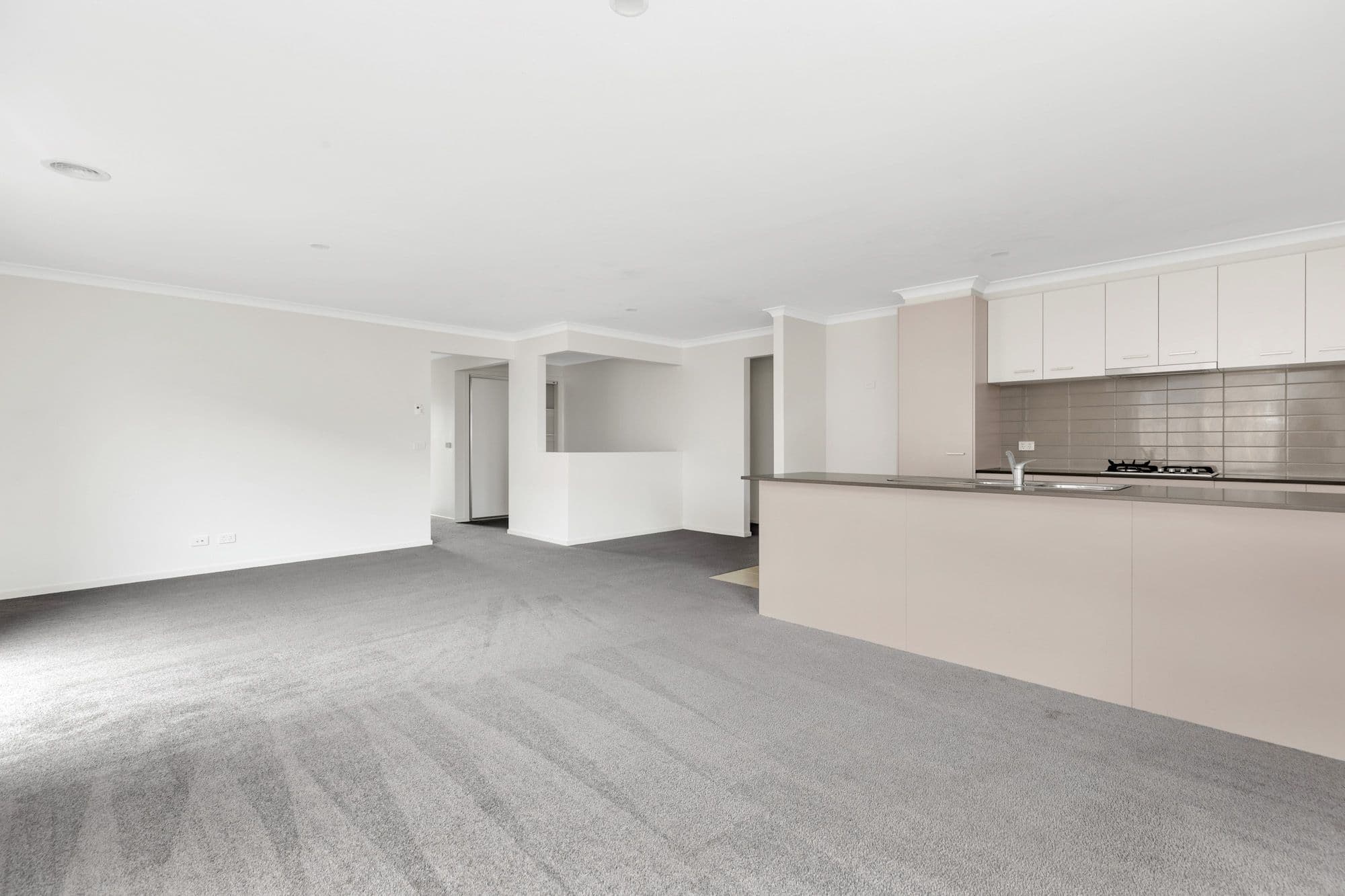 30 Tiverton Terrace, Werribee VIC 3030, Werribee - Thumbnail 3