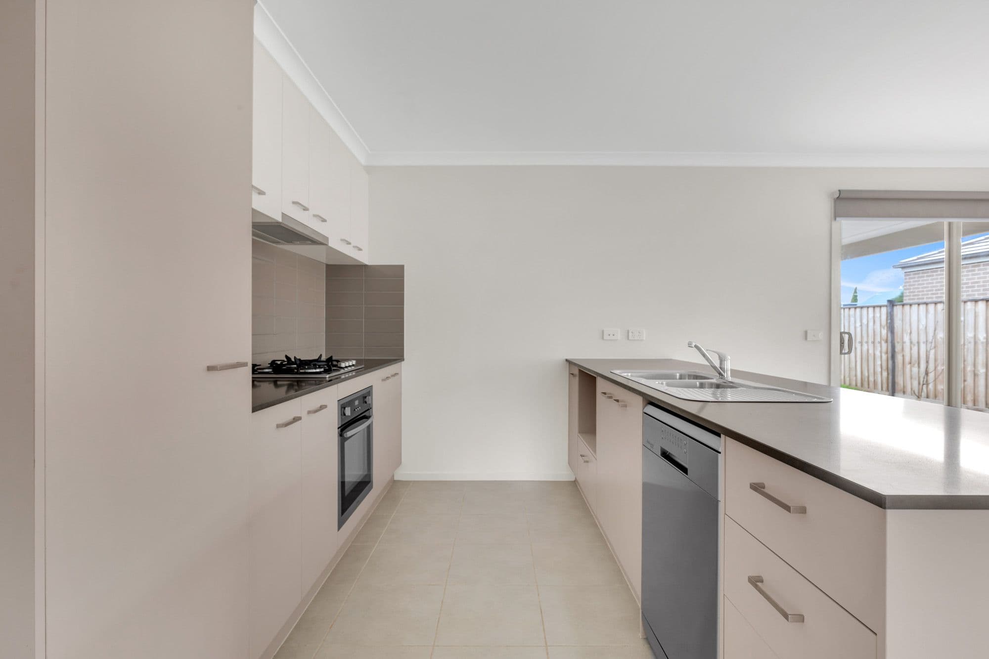 30 Tiverton Terrace, Werribee VIC 3030, Werribee - Thumbnail 4