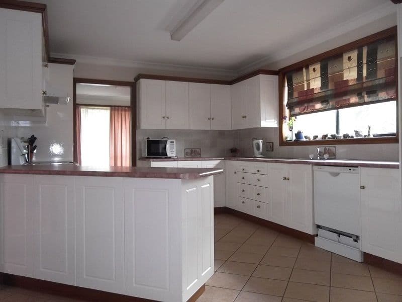 33 Parkes Street, COWRA NSW 2794, Cowra - Thumbnail 2