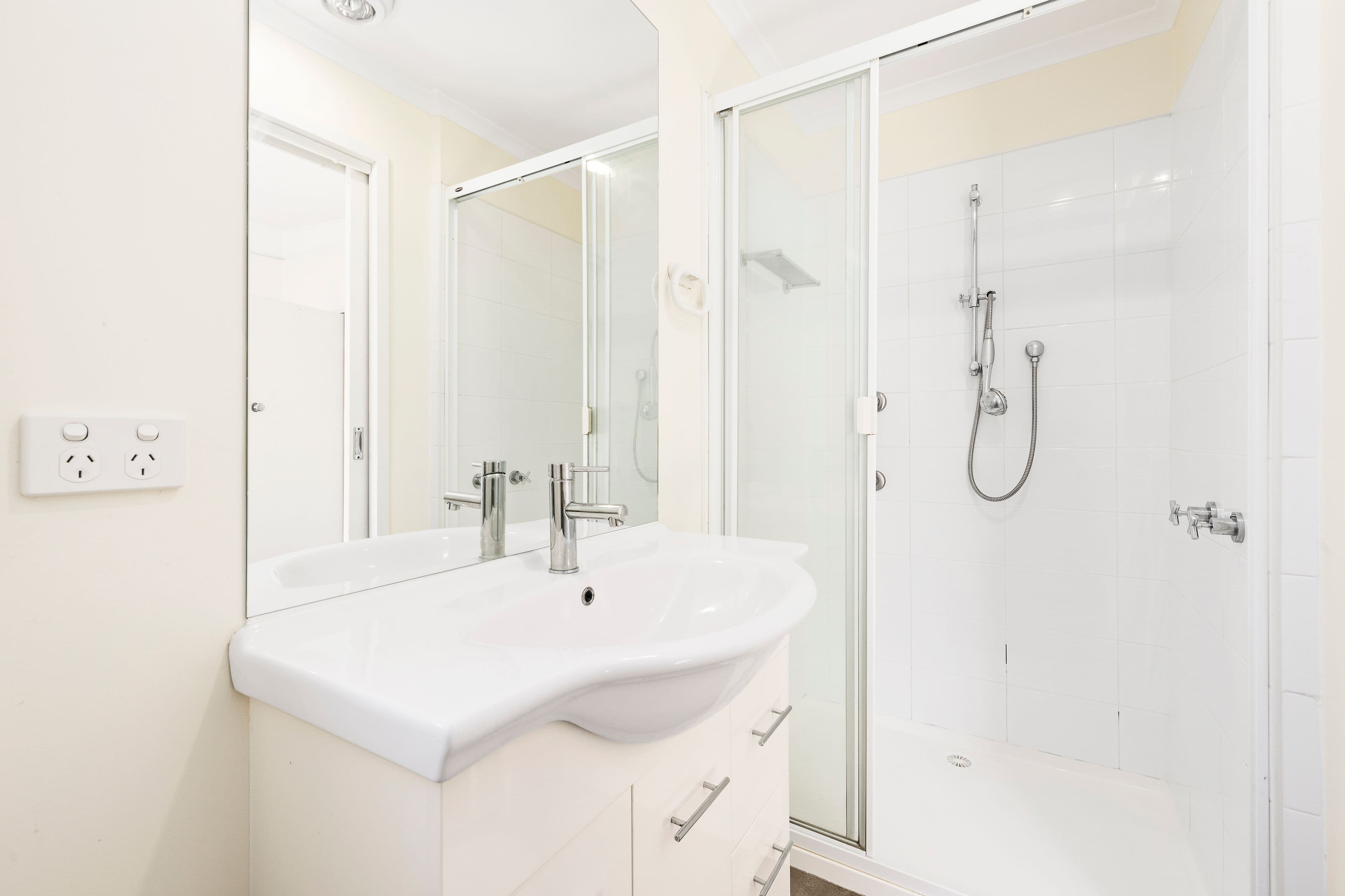 18 Cole Crescent, Chadstone VIC 3148, Chadstone - Thumbnail 8