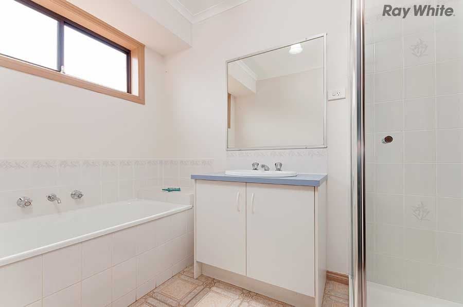 24 Longhurst Crescent, Hillside VIC 3037, Hillside - Thumbnail 6