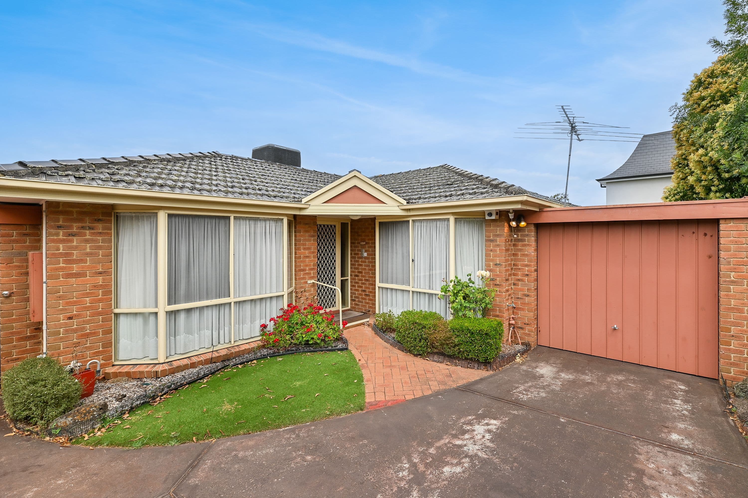 21 Woodstock Road, Mount Waverley VIC 3149, Mount Waverley - Image 1