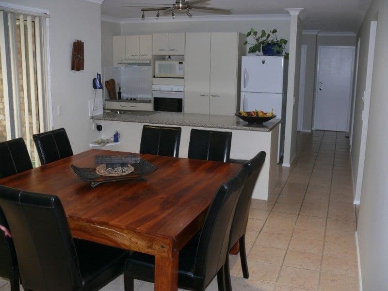 6 Kingman Court, PACIFIC PINES QLD 4211, Pacific Pines - Thumbnail 3