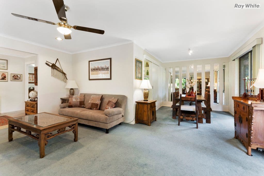 14 Buscall Court, Sinnamon Park QLD 4073, Sinnamon Park - Thumbnail 2