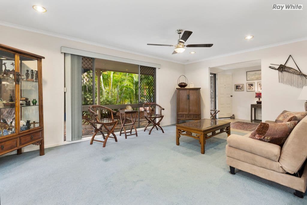 14 Buscall Court, Sinnamon Park QLD 4073, Sinnamon Park - Thumbnail 3