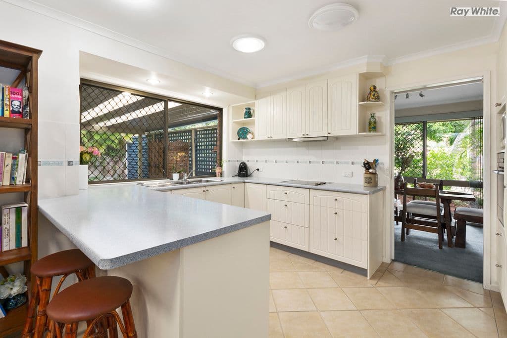 14 Buscall Court, Sinnamon Park QLD 4073, Sinnamon Park - Thumbnail 7