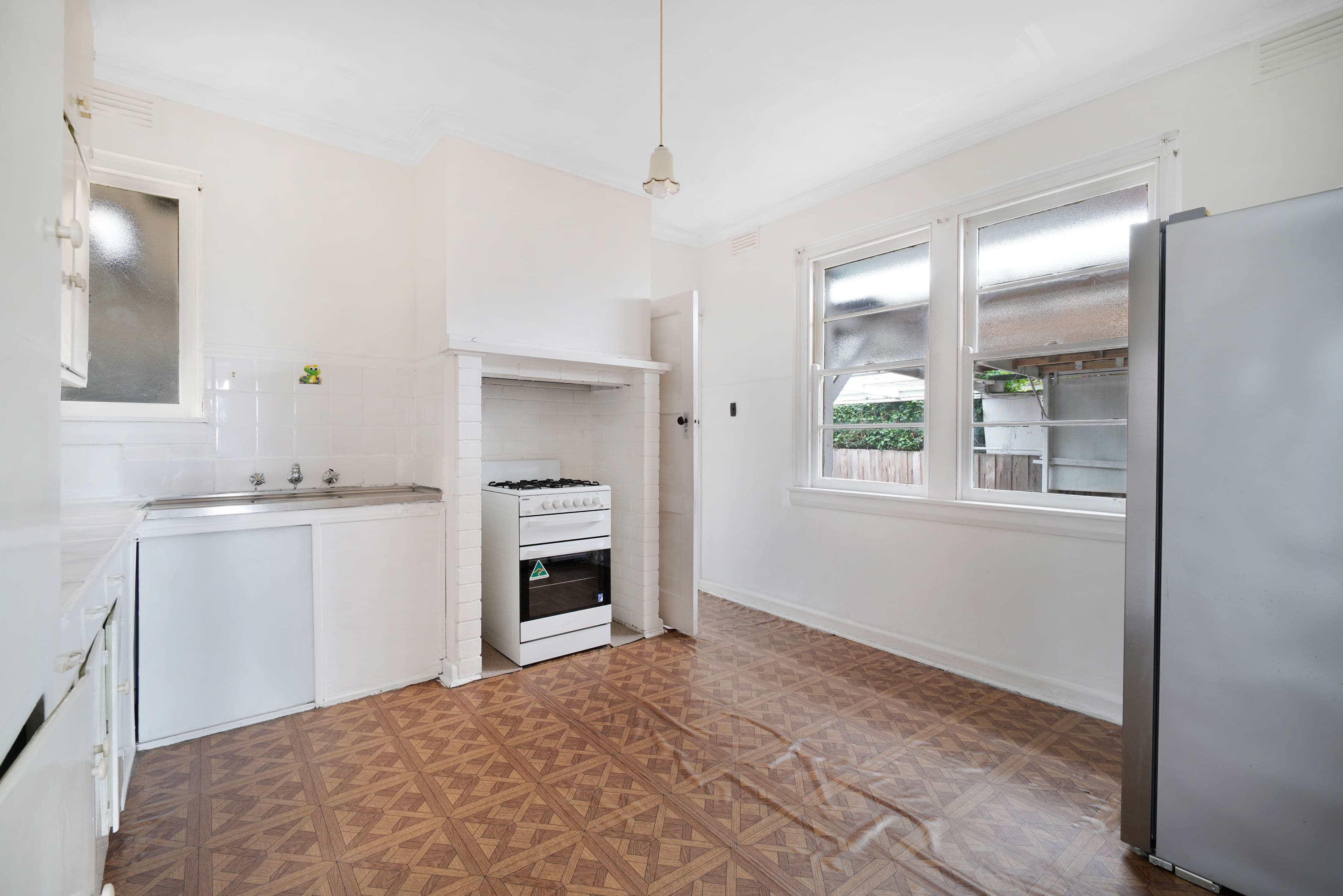 10 Coleman Crescent, Reservoir VIC 3073, Reservoir - Thumbnail 4