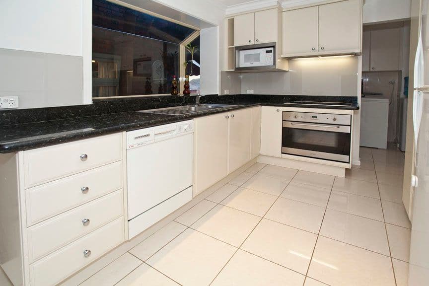 13 Samada Street, NOTTING HILL VIC 3168, Notting Hill - Thumbnail 4