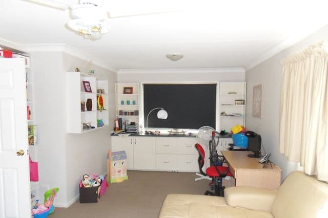 16 Roebuck Avenue, Eagleby QLD 4207, Eagleby - Thumbnail 5