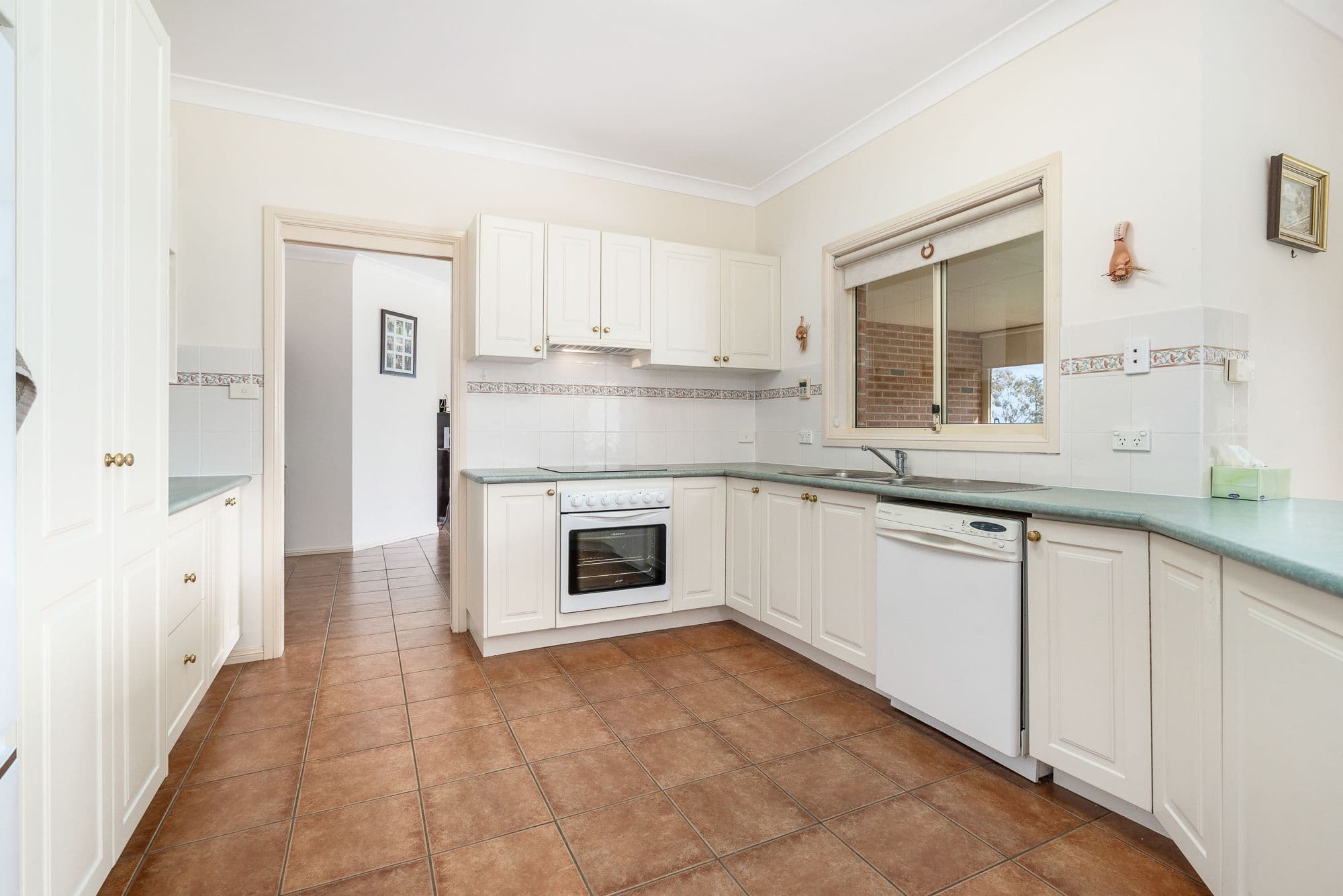 22 London Drive, Cowra NSW 2794, Cowra - Thumbnail 2