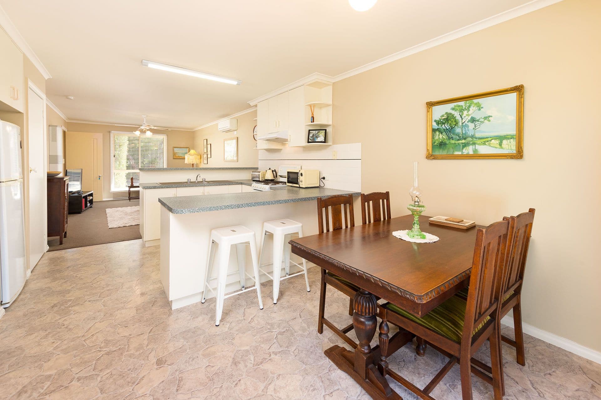 576 Webb Street, Lavington NSW 2641, Lavington - Thumbnail 3