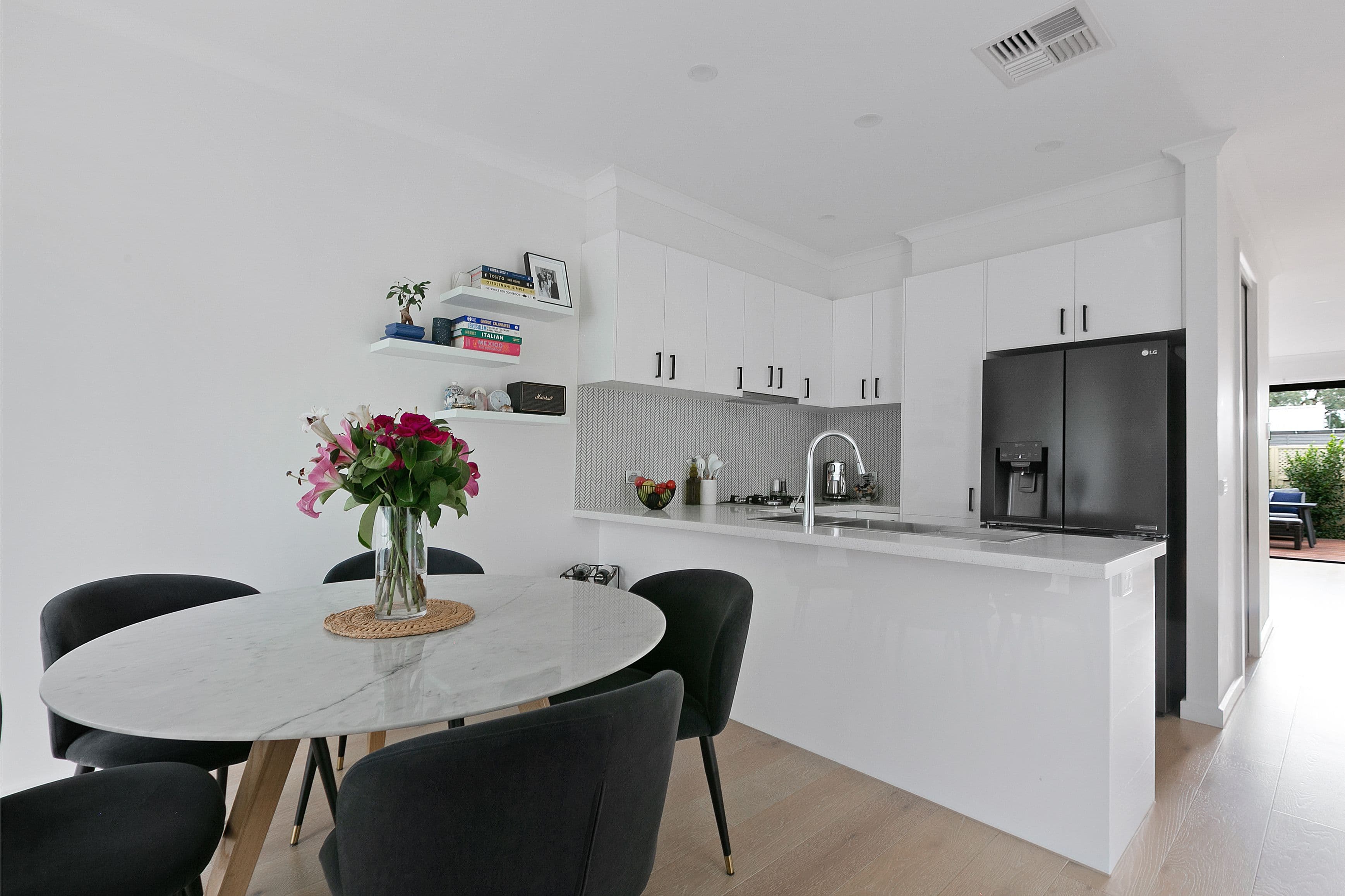 10 Crevelli Street, Reservoir VIC 3073, Reservoir - Thumbnail 2