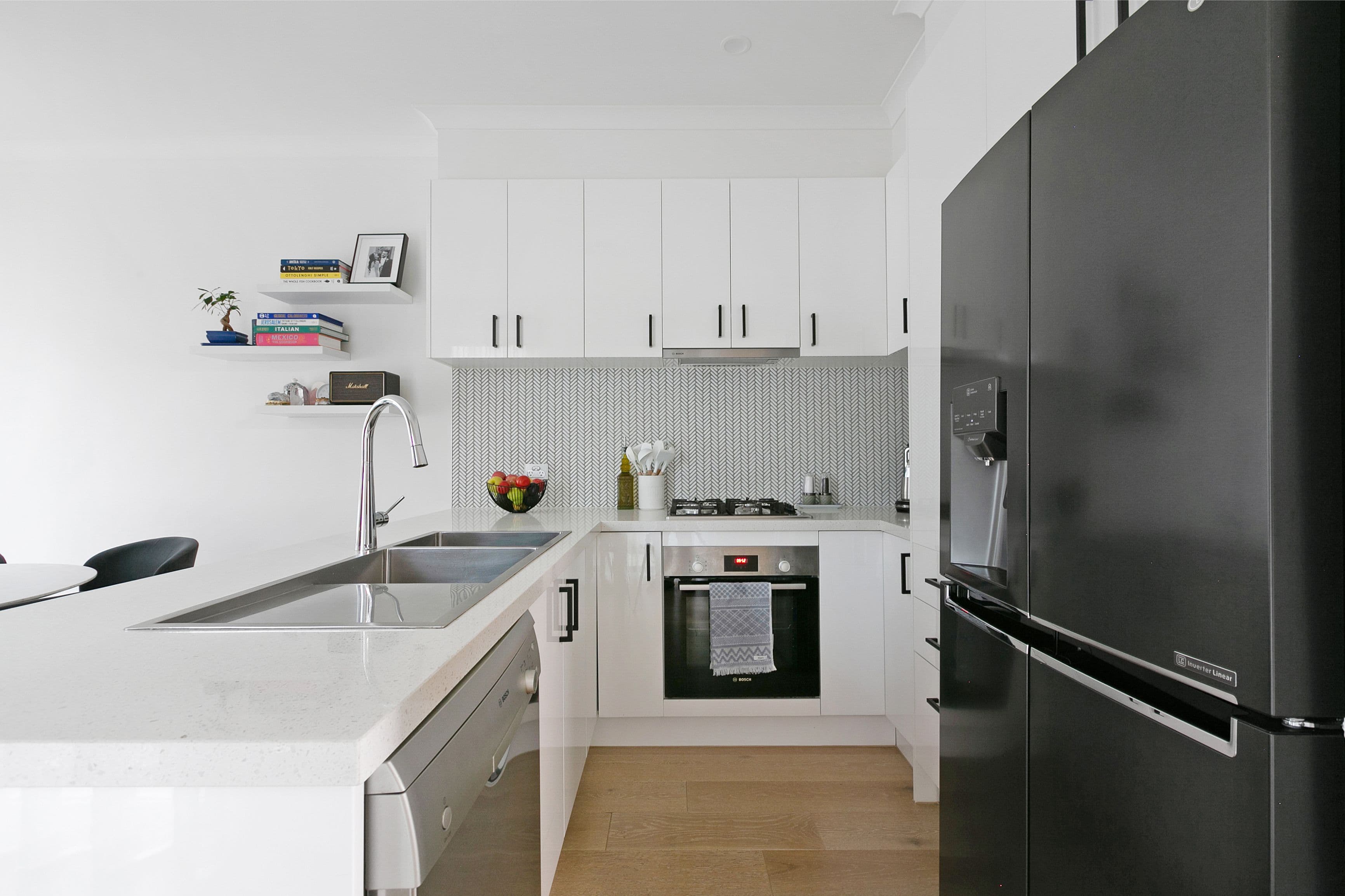 10 Crevelli Street, Reservoir VIC 3073, Reservoir - Thumbnail 4