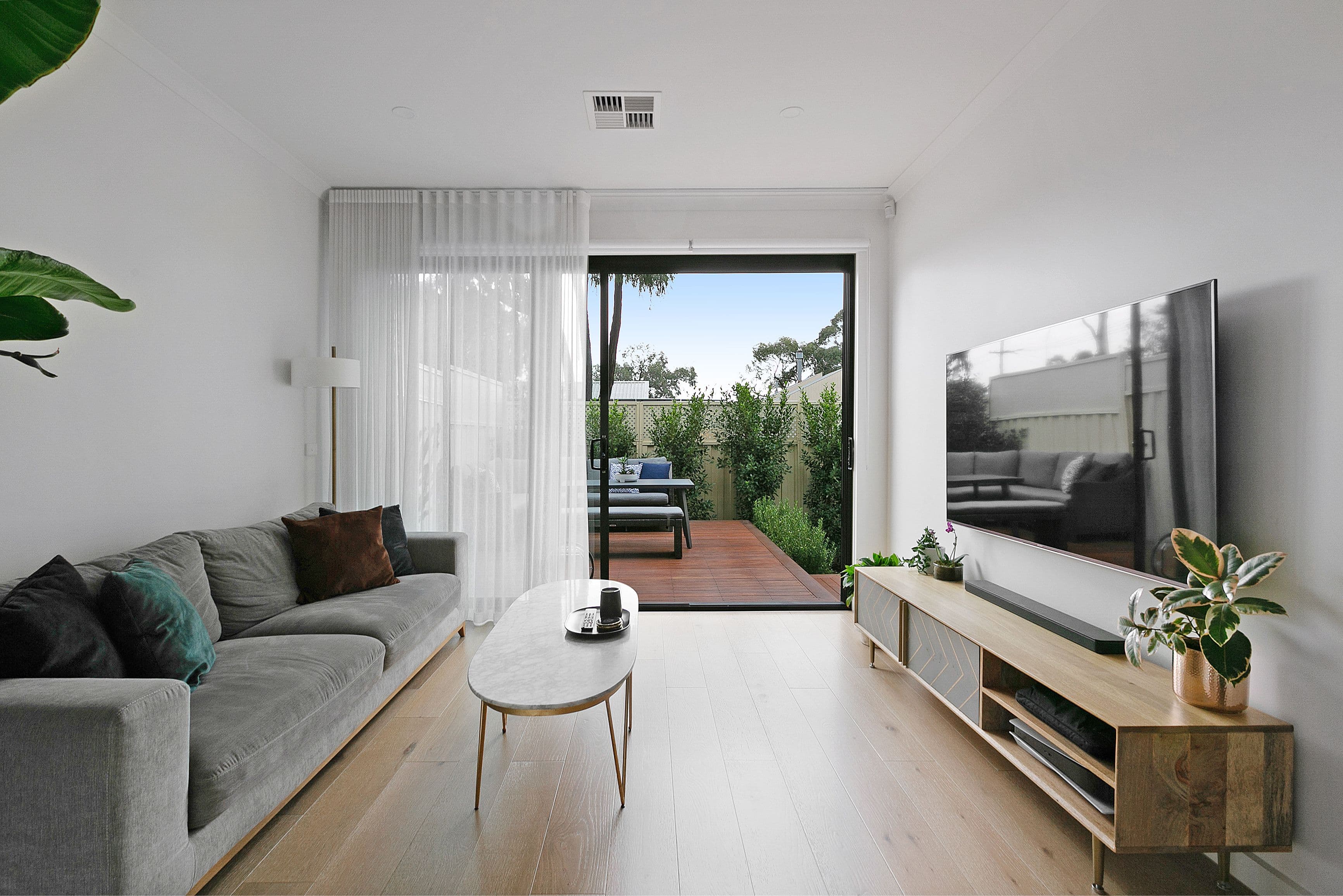 10 Crevelli Street, Reservoir VIC 3073, Reservoir - Thumbnail 5