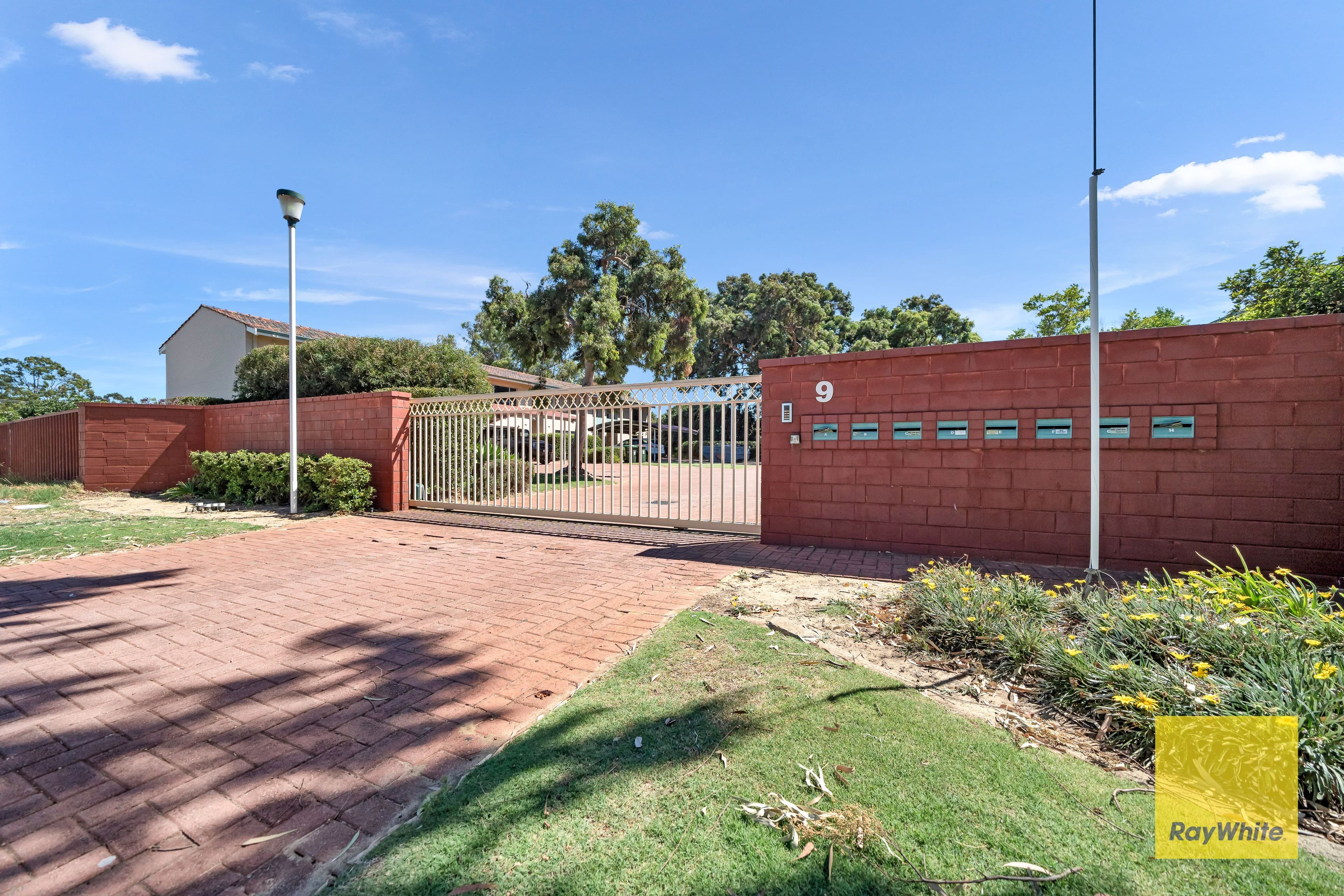 9F Shalford Way, Girrawheen WA 6064, Girrawheen - Image 1