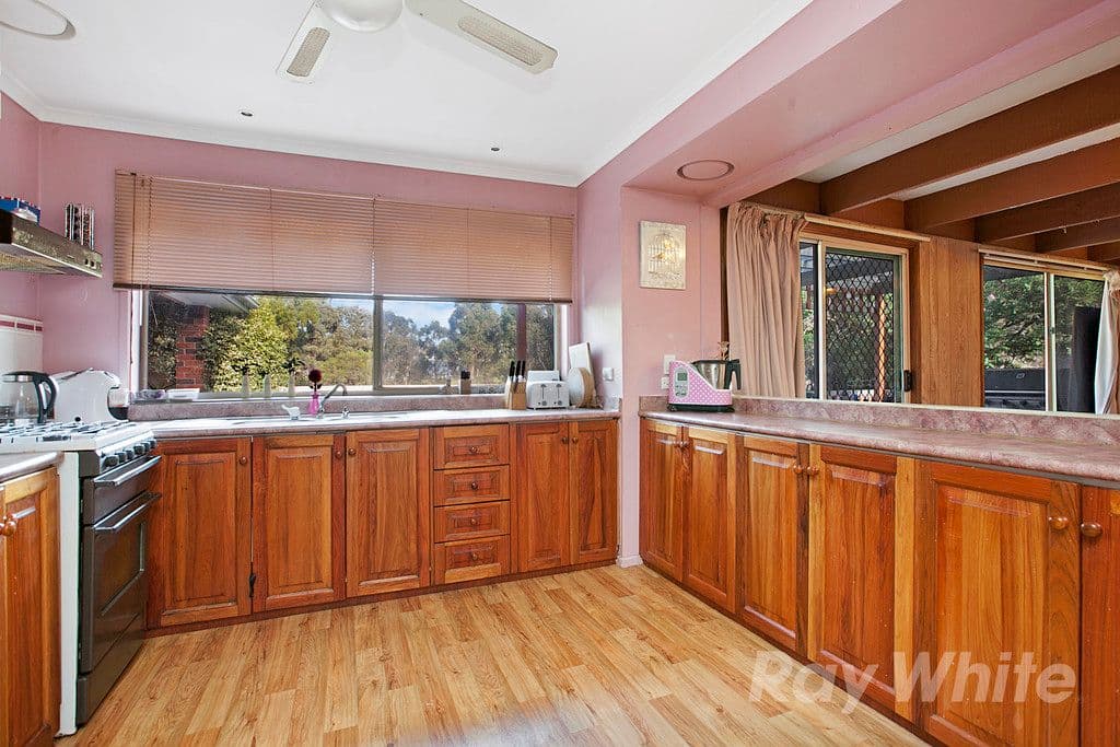 28 Toolimerin Avenue, Bayswater North VIC 3153, Bayswater North - Thumbnail 3