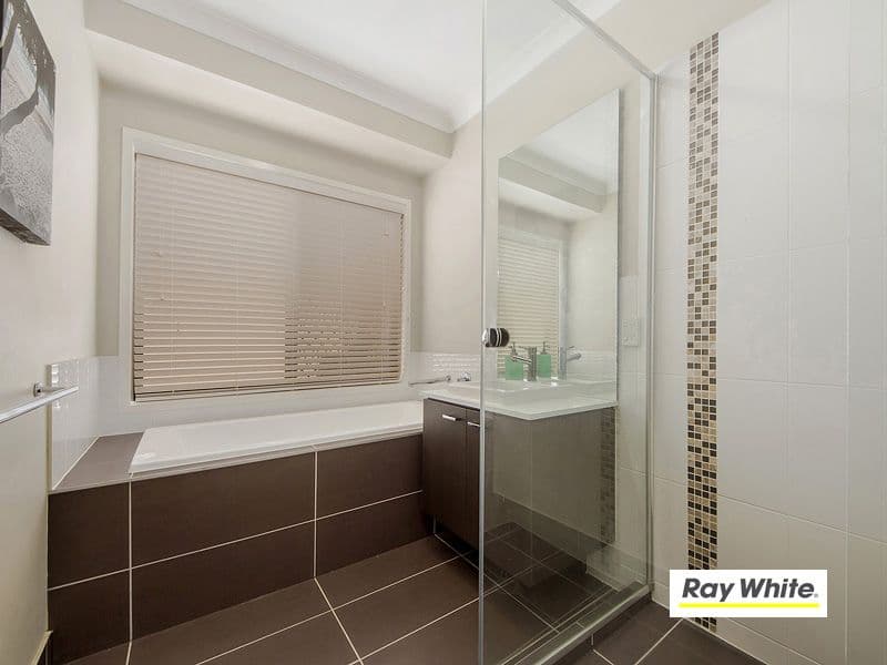 33 Ellenborough Avenue, ORMEAU HILLS QLD 4208, Ormeau Hills - Thumbnail 7
