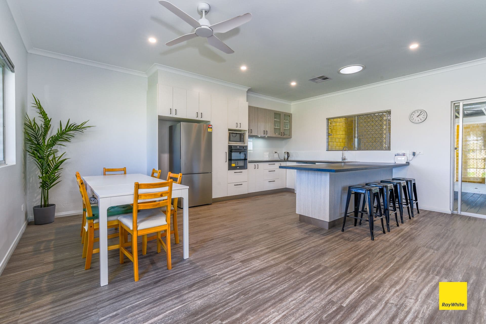 16 Wedge Avenue, Lancelin WA 6044, Lancelin - Thumbnail 3