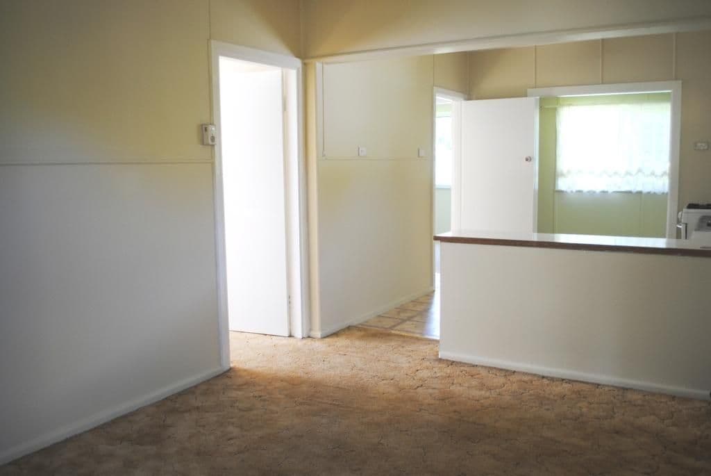 12 Williams Avenue, Cootamundra - Thumbnail 2