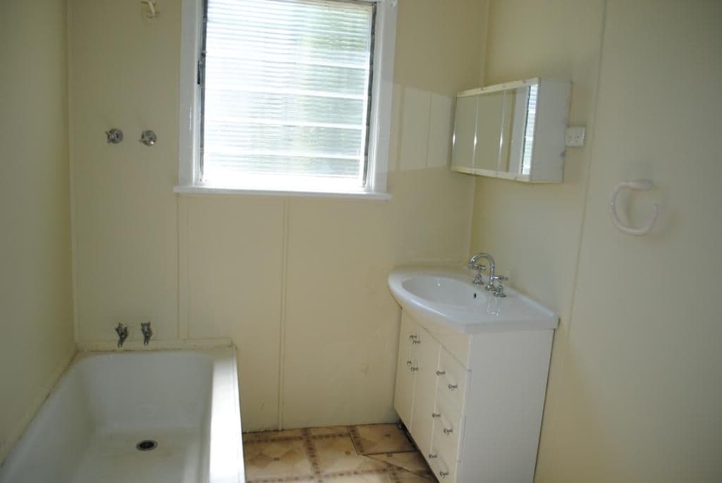 12 Williams Avenue, Cootamundra - Thumbnail 4