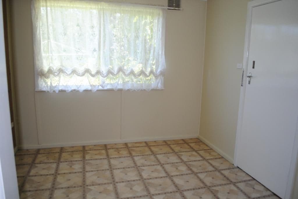 12 Williams Avenue, Cootamundra - Thumbnail 7