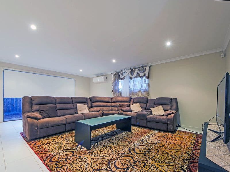 10 Lilyturf Drive, Tarneit VIC 3029, Tarneit - Thumbnail 2