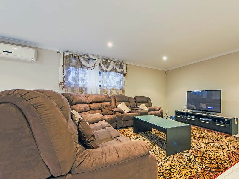 10 Lilyturf Drive, Tarneit VIC 3029, Tarneit - Thumbnail 3