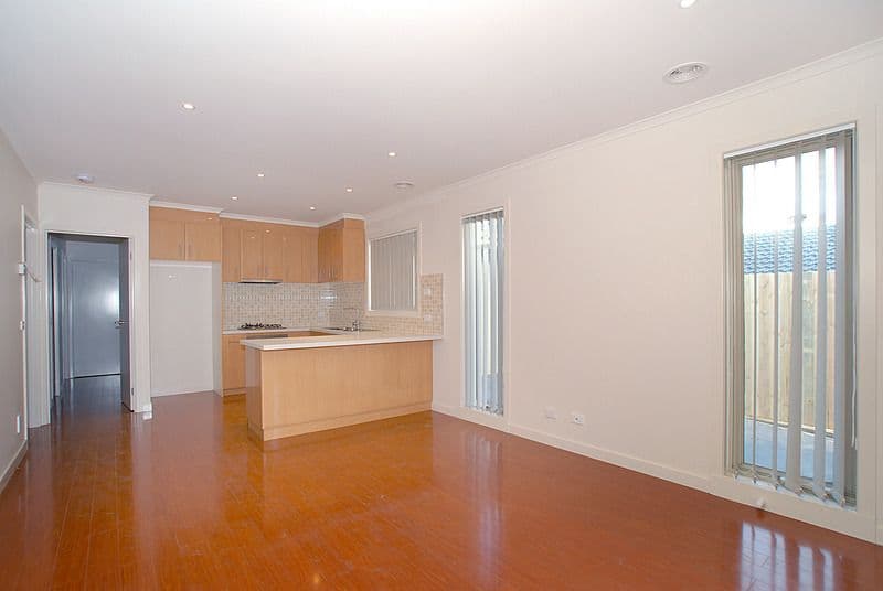 8 Castlecrag Close, ENDEAVOUR HILLS VIC 3802, Endeavour Hills - Thumbnail 3