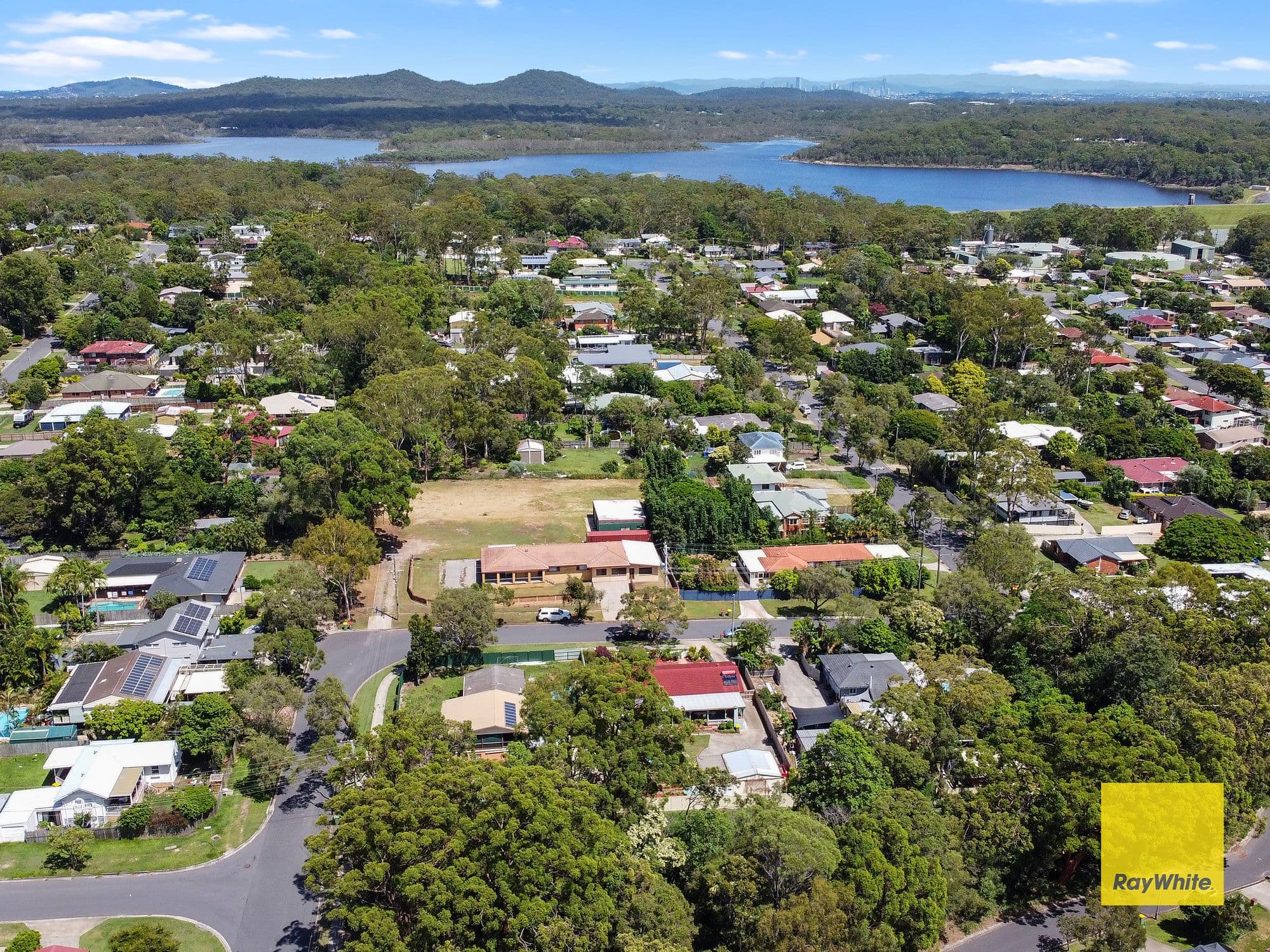 13 Larbonya Crescent, Capalaba QLD 4157, Capalaba - Thumbnail 2