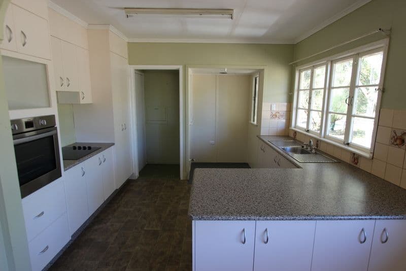 19 West Street, Charleville QLD 4470, Charleville - Thumbnail 3
